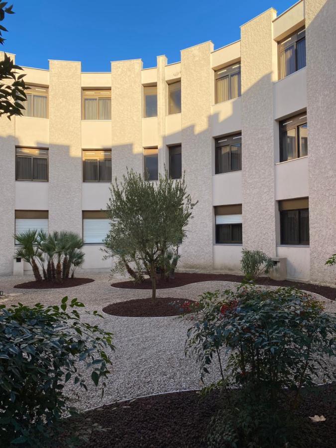 Hotel Bahia Villeneuve-Loubet Luaran gambar
