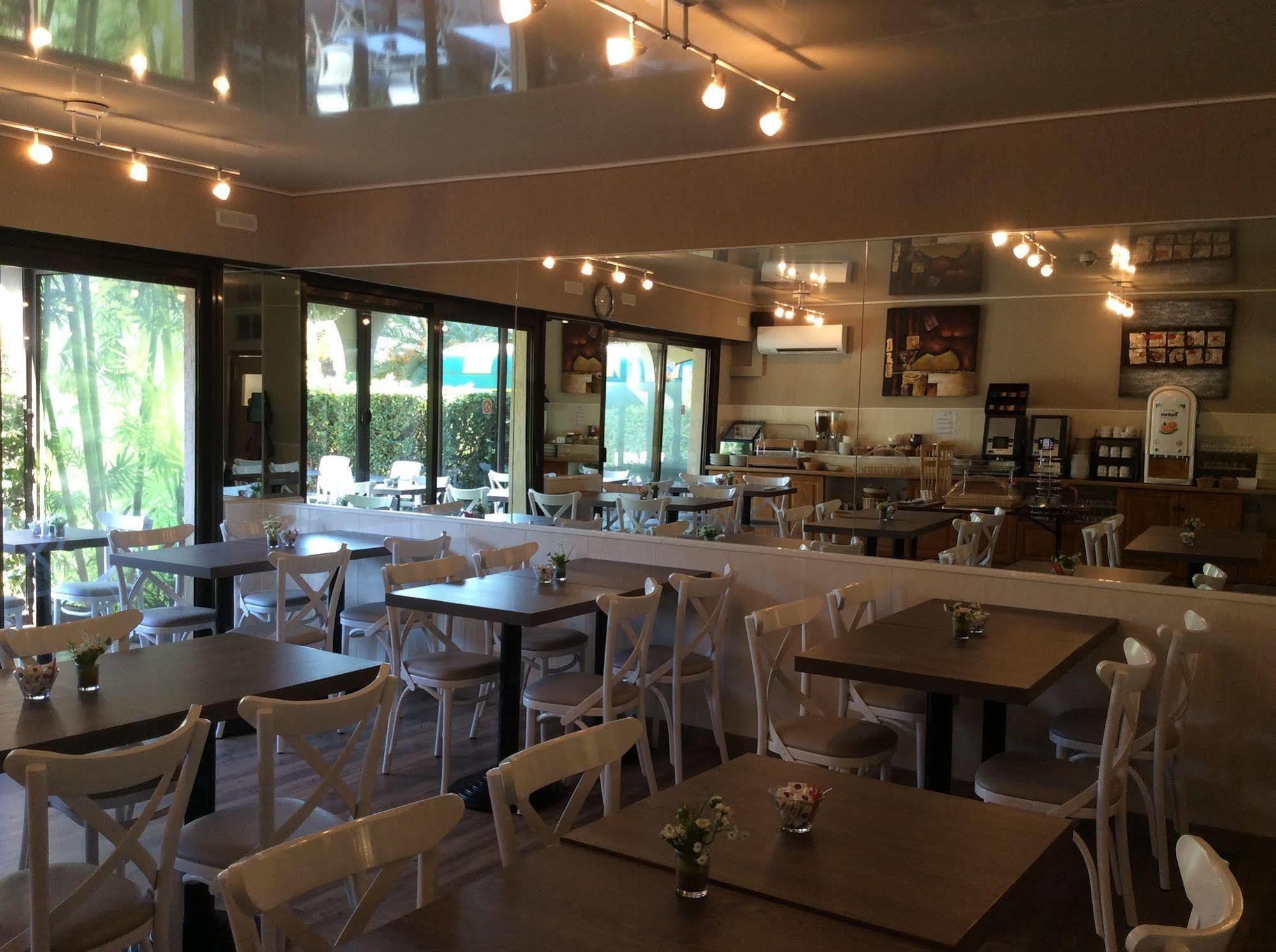 Hotel Bahia Villeneuve-Loubet Luaran gambar